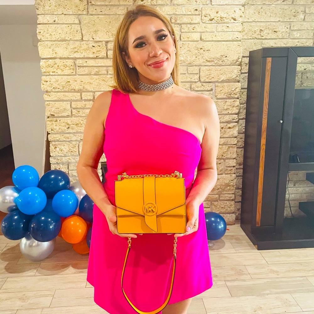 Meet your Posher, Paulina